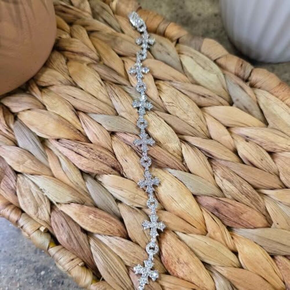 7" Cross Moissanite Link Bracelet